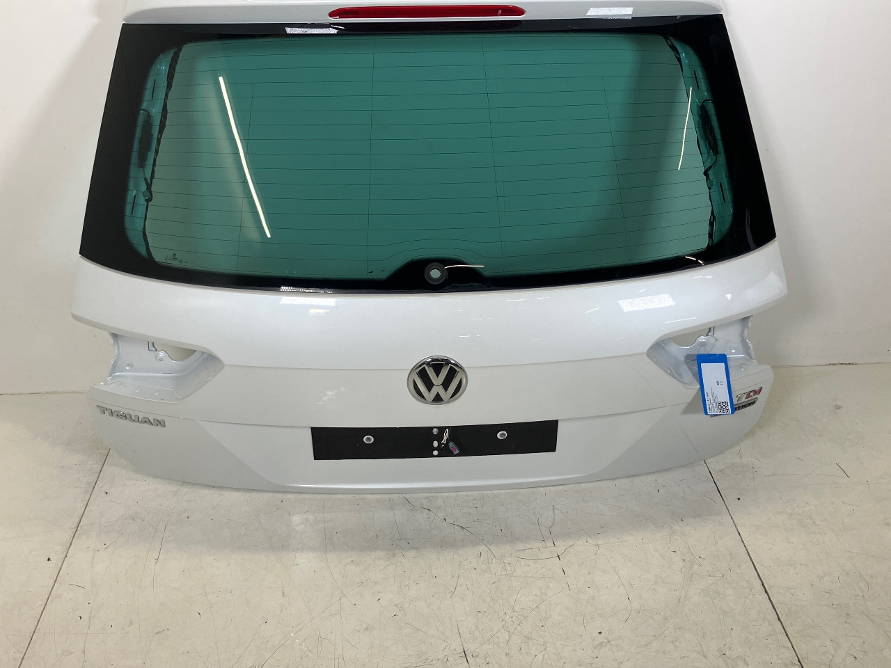 VOLKSWAGEN Tiguan 2 generation (2016-2024) Bagāžnieks 5NA827025M 21346893