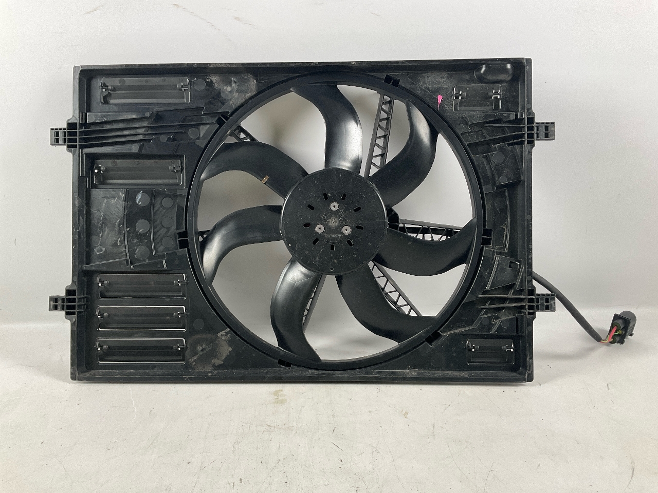 AUDI A1 GB (2018-2024) Kairys difūzoriaus ventiliatorius 2Q0121203M 23857787