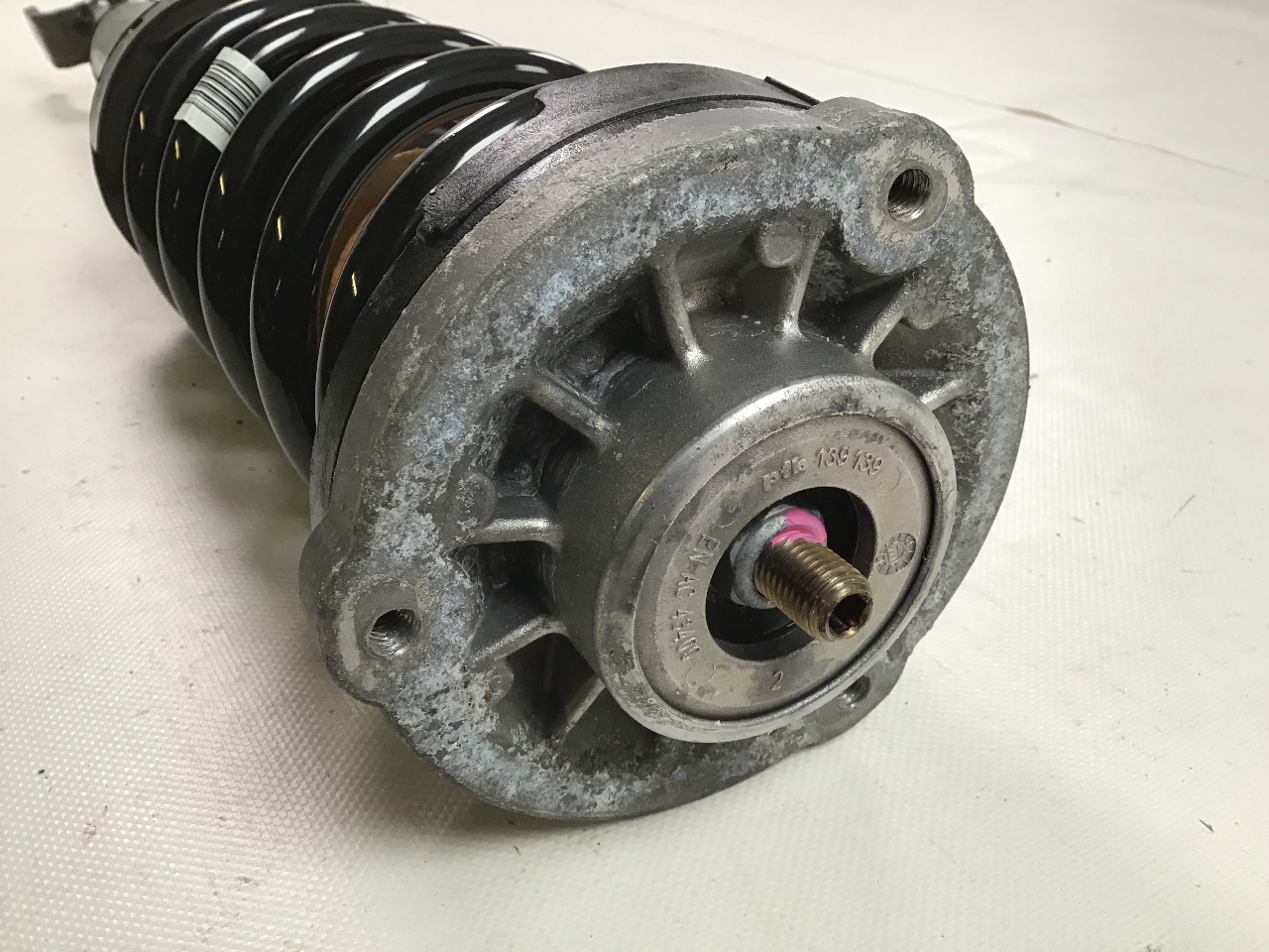 BMW 6 Series F06/F12/F13 (2010-2018) Front Right Shock Absorber 6789660 ...